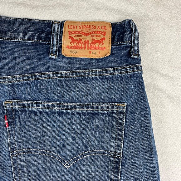 Levi's 569 Jean Shorts Jorts Blue Size 44 Medium Wash Denim High Rise Pockets - Picture 6 of 13